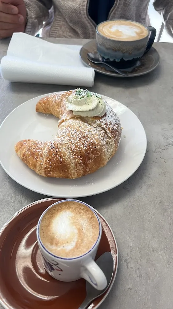 Pistachio Croissant